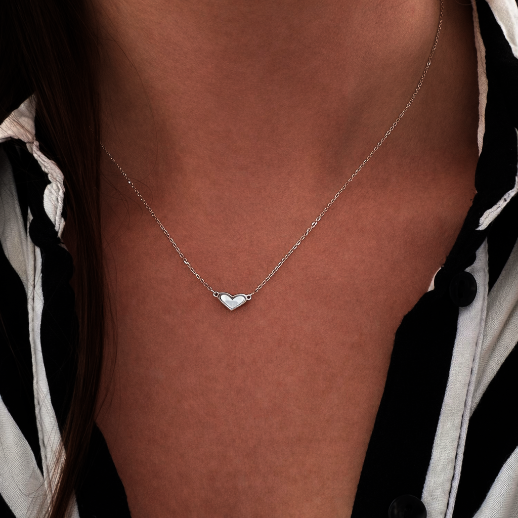 Bílé zlato náhrdelník se SRDCEM a perletí 42+3cm